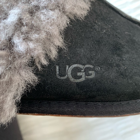 UGG suede and sheepskin woman’s black and grey slippers size 8 - Picture 11 of 12